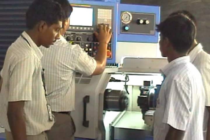 Shri Sitheswarar Polytechnic College campus in Vellore, Tamil Nadu, India — photo 5