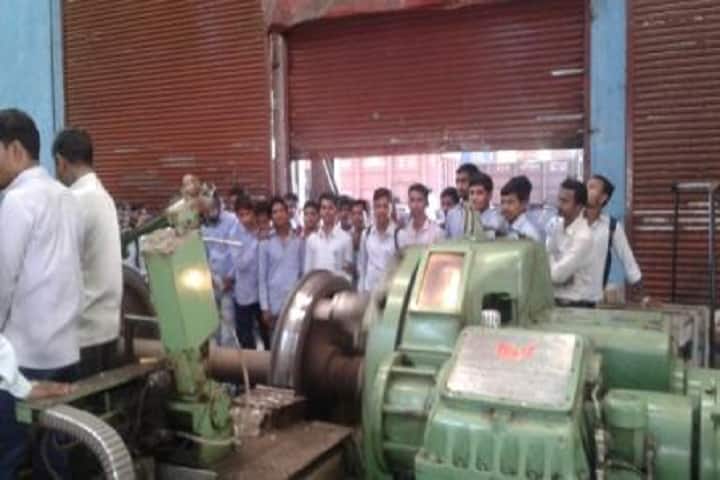 Shri Siddhivinayak Polytechnic campus in Ahmednagar, Maharashtra, India — photo 2