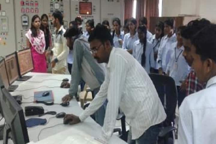 Shri Siddhivinayak Polytechnic campus in Ahmednagar, Maharashtra, India — photo 4