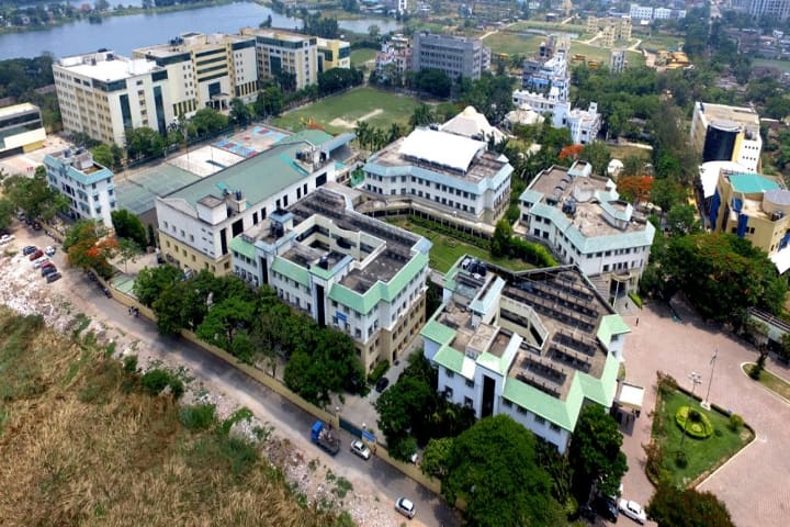 Heritage Law College campus in Kolkata, West Bengal, India — photo 1