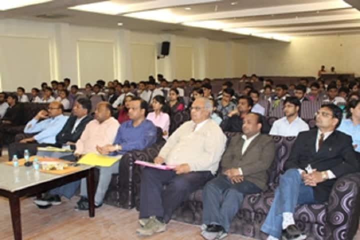 Shri Siddhi Vinayak Polytechnic campus in Bareilly, Uttar Pradesh, India — photo 3