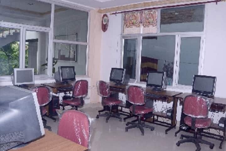 Heera Lal Yadav Law College campus in Lucknow, Uttar Pradesh, India — photo 4