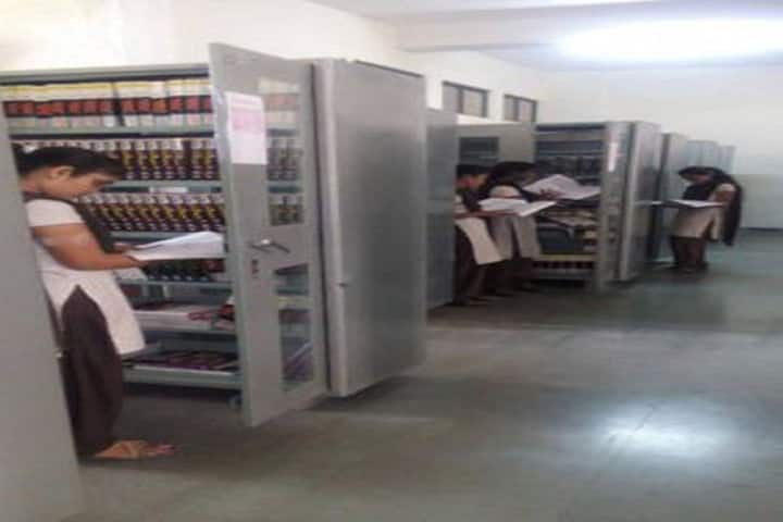 Shri Siddheshwar Women's Polytechnic campus in Solapur, Maharashtra, India — photo 3