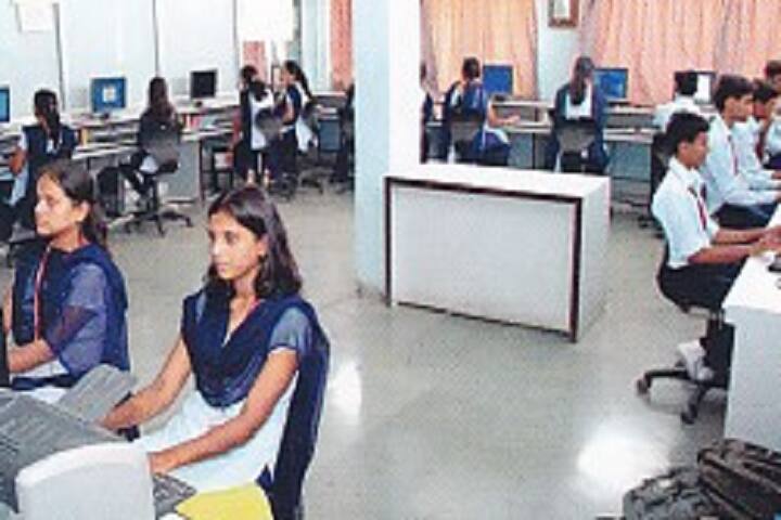 Shri Shivaji Vidya Prasarak Sanstha's Bapusaheb Shivajirao Deore Polytechnic campus in Dhule, Maharashtra, India — photo 4