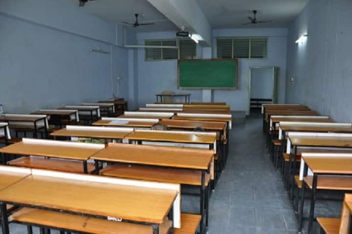 Bojjam Narasimhulu Pharmacy College for Women campus in Hyderabad, Telangana, India — photo 3