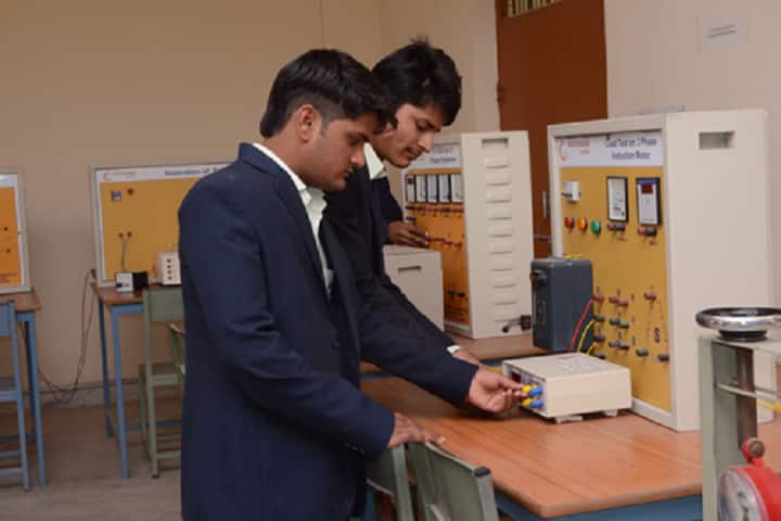 Shri Bhawani Niketan Polytechnic College campus in Jaipur, Rajasthan, India — photo 2