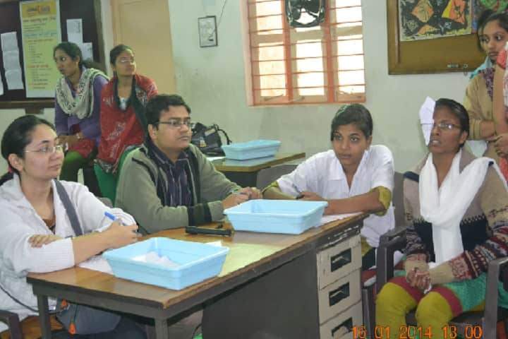 Mahila Vanijya Mahavidyalaya campus in Ahmedabad, Gujarat, India — photo 3