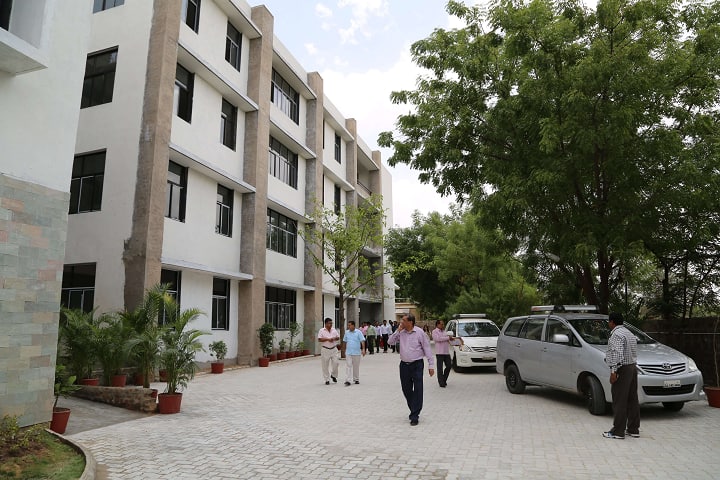 Khyati Institute of Valuation campus in Ahmedabad, Gujarat, India — photo 2