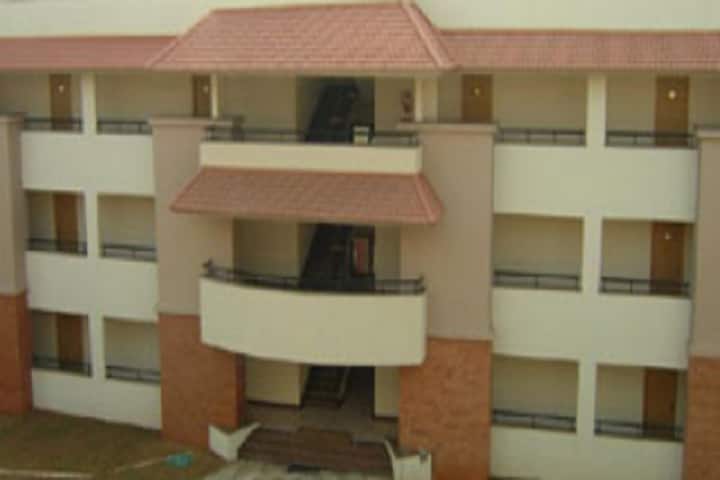Shri Balasaheb Mane Shikshan Prasarak Mandal Ashokrao Mane Polytechnic campus in Vadgaon Kasba, Maharashtra, India — photo 6