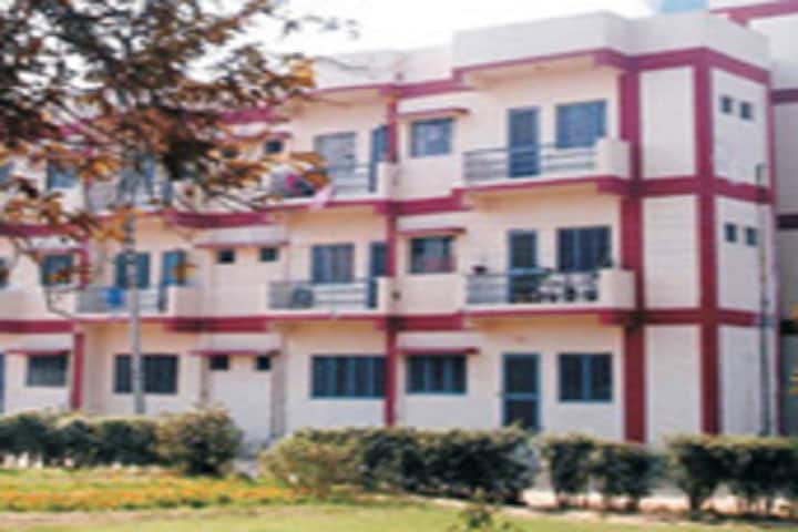 Shanti Mangalick School of Nursing and Paramedical campus in Agra, Uttar Pradesh, India — photo 2