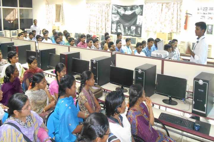 SRR and CVR Government Degree College campus in Vijayawada, Andhra Pradesh, India — photo 4