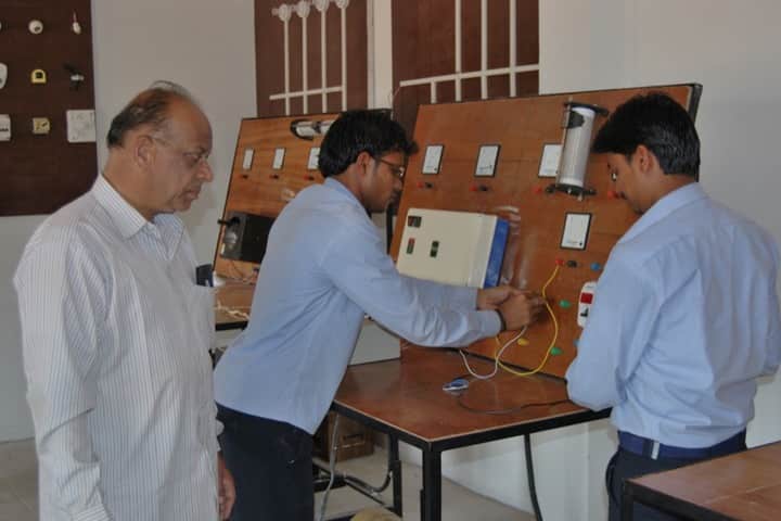 Shree Vinayaka Polytechnic campus in Kolar, Karnataka, India — photo 4
