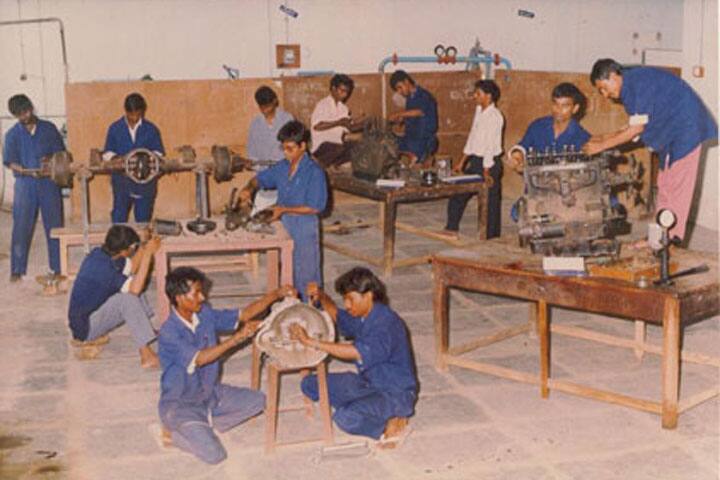 Shree Tontada Siddhalingeshwar Kalyan Kendra Polytechnic campus in Gadag, Karnataka, India — photo 3