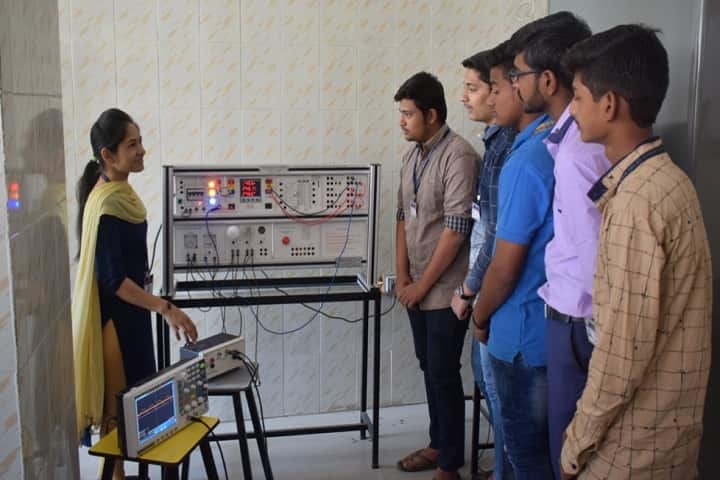 Shree Swaminarayan Polytechnic campus in Gandhinagar, Gujarat, India — photo 3