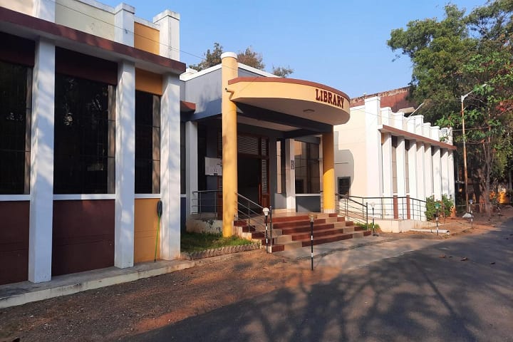 Government Law College campus in Tiruchirappalli, Tamil Nadu, India — photo 4