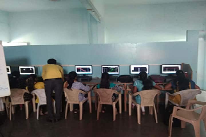 Shivaji Polytechnic College campus in Sangola, Maharashtra, India — photo 2