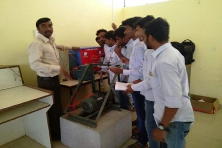 SAU Sundarbai Manik Adsul Polytechnic campus in Ahmednagar, Maharashtra, India — photo 3