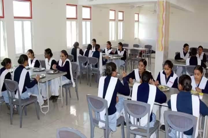 Safe Institute of Nursing College campus in Indore, Madhya Pradesh, India — photo 3