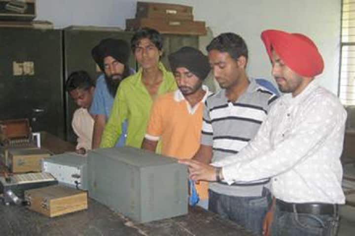 Pt JR Polytechnic College campus in Hoshiarpur, Punjab, India — photo 4
