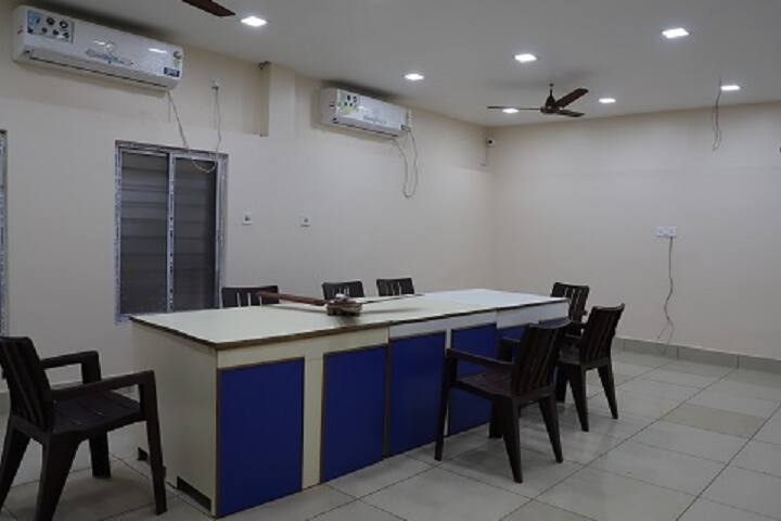 Burdwan Institute of Pharmacy campus in Burdwan, West Bengal, India — photo 4