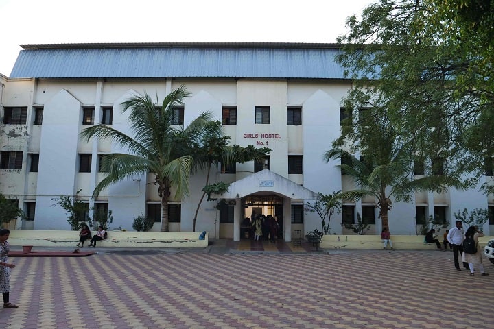 SVERI Law College campus in Solapur, Maharashtra, India — photo 5
