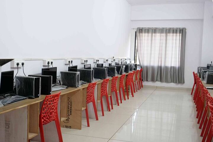 SVERI Law College campus in Solapur, Maharashtra, India — photo 6