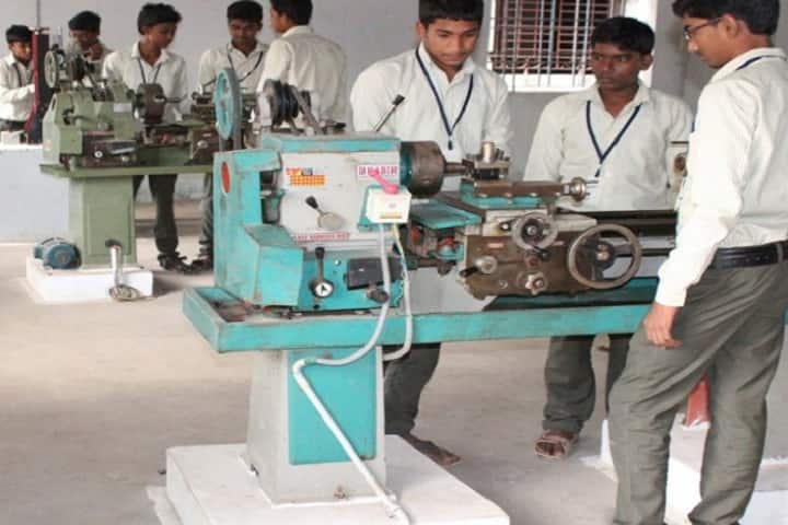 Satya Sree Parimala Polytechnic campus in Rajahmundry, Andhra Pradesh, India — photo 5