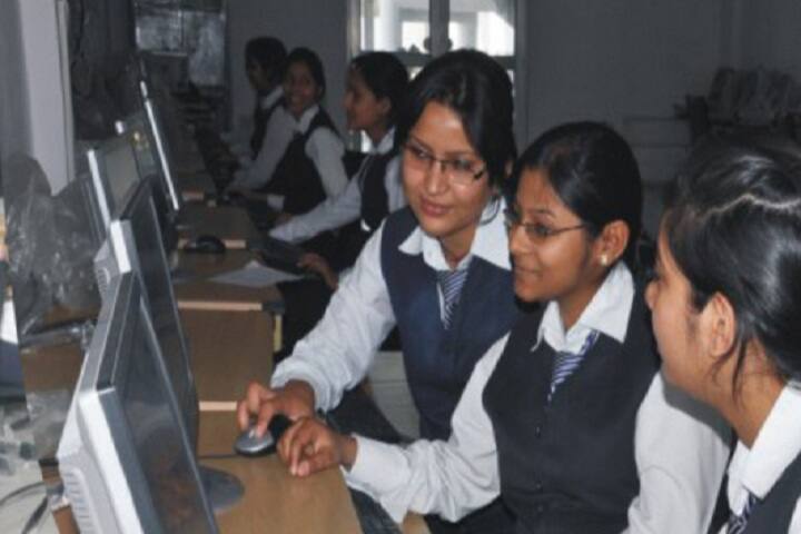 Saraswati Higher Education and Technical College of Polytechnic campus in Varanasi, Uttar Pradesh, India — photo 3