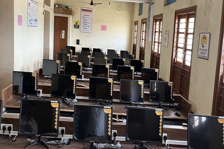 Devaashish Law College campus in Kolhapur, Maharashtra, India — photo 5
