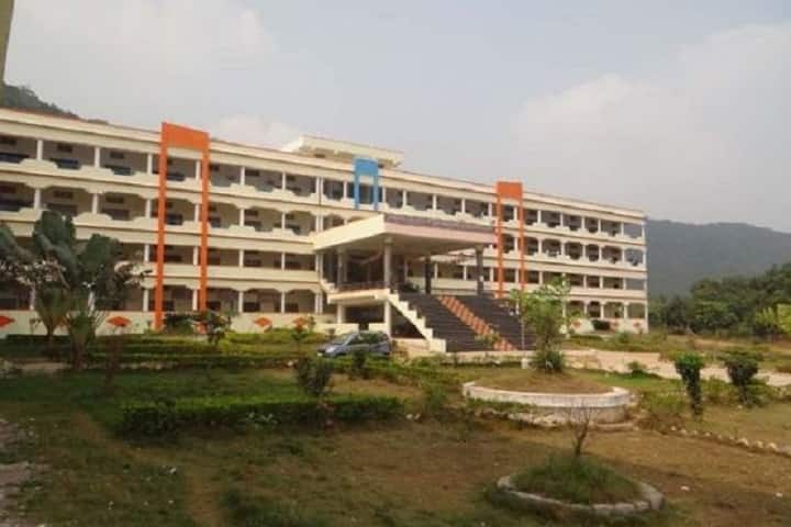 Vikas College of Engineering and Technology campus in Vijayawada, Andhra Pradesh, India — photo 1