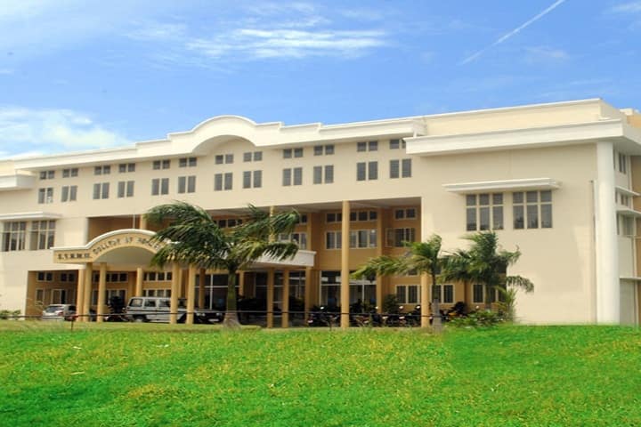 Sivagiri Sree Narayana Medical Mission College of Nursing campus in Thiruvananthapuram, Kerala, India — photo 3