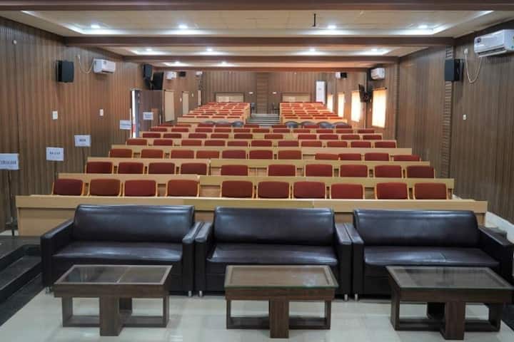 Faculty of Law campus in Raipur, Chhattisgarh, India — photo 2