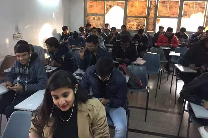 Som Lalit Institute of Business Administration campus in Ahmedabad, Gujarat, India — photo 1