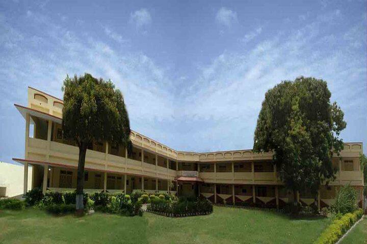 The Mandvi Education Society Institute of Business Management and Computer Studies campus in Surat, Gujarat, India — photo 1