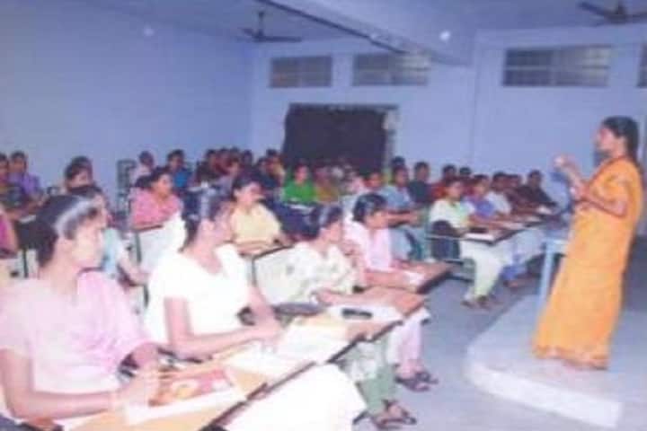 Shrimati Indira Gandhi College campus in Tiruchirappalli, Tamil Nadu, India — photo 2