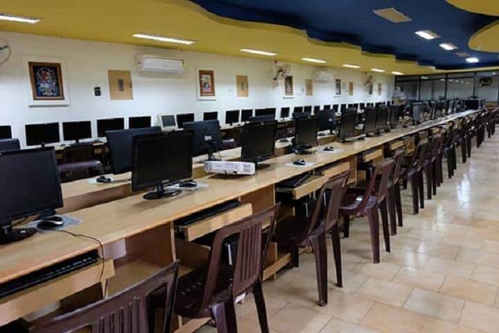 Shrimati Indira Gandhi College campus in Tiruchirappalli, Tamil Nadu, India — photo 5