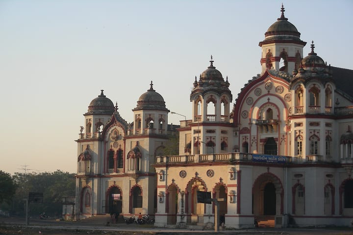 Bahauddin Arts College campus in Junagadh, Gujarat, India — photo 1