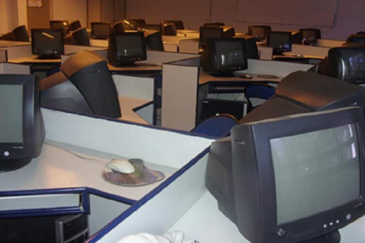 Sandra Shroff Rofel College of Nursing campus in Vapi, Gujarat, India — photo 4