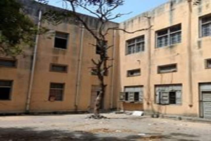 AMP Government Law College campus in Rajkot, Gujarat, India — photo 1