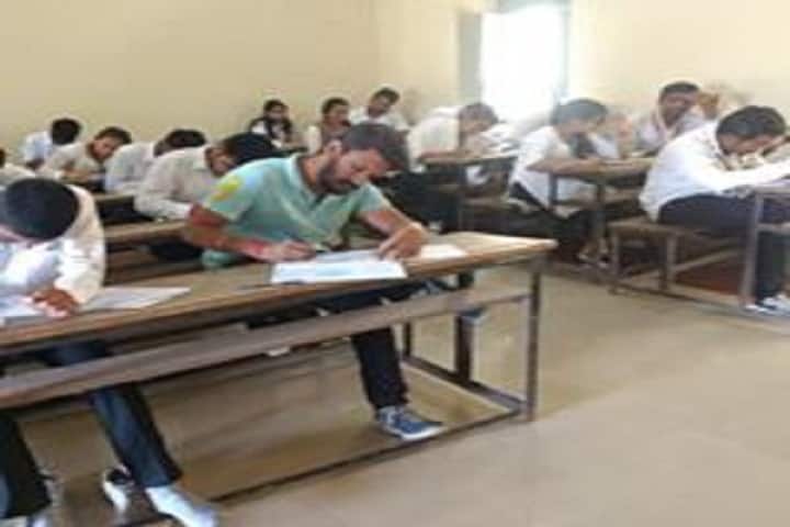 AMP Government Law College campus in Rajkot, Gujarat, India — photo 2
