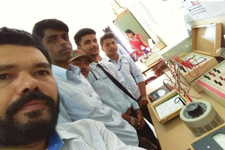 Saheed Jageshwar Nagar Government Polytechnic College campus in Dewas, Madhya Pradesh, India — photo 5