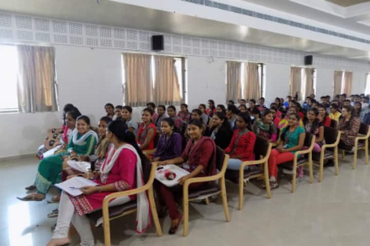 SS Agrawal College of Nursing Training College and Research Centre campus in Navsari, Gujarat, India — photo 3