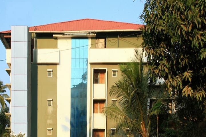 KMCT Medical College campus in Mukkam, Kerala, India — photo 3