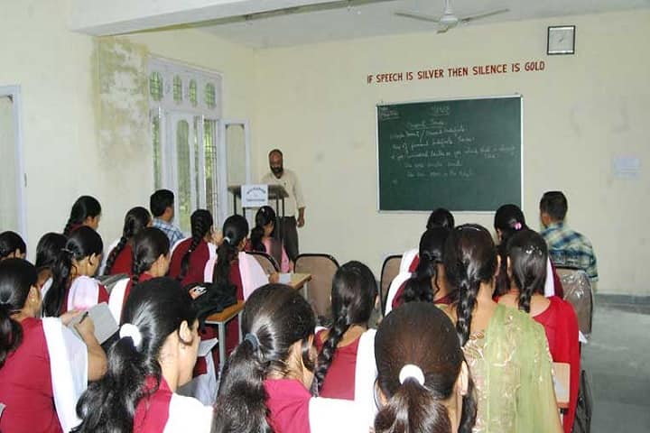 Dwarka Dass Memorial Sai Law College campus in Hamirpur, Himachal Pradesh, India — photo 3