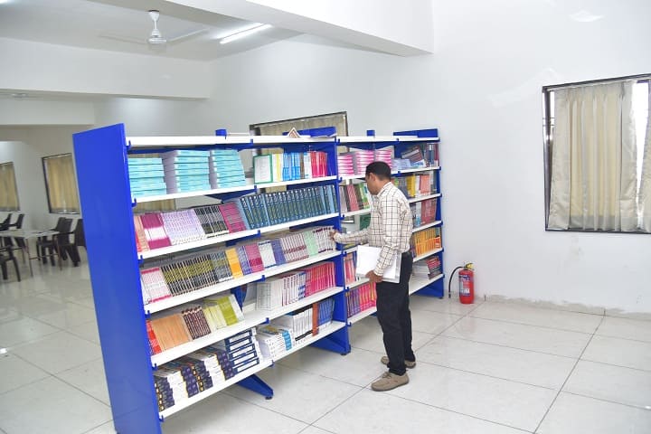 Dr Subhashrao Dhakne Law College campus in Jalna, Maharashtra, India — photo 2