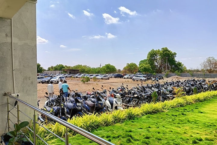 Dr Subhashrao Dhakne Law College campus in Jalna, Maharashtra, India — photo 4