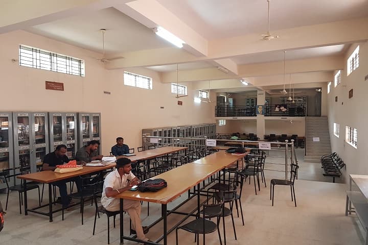 RML College of Law campus in Bengaluru, Karnataka, India — photo 3