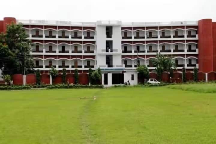 Rohilkhand College of Nursing campus in Bareilly, Uttar Pradesh, India — photo 1