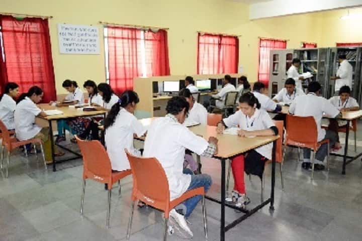 Dr Vithalrao Vikhe Patil Foundation's College of Physiotherapy campus in Ahmednagar, Maharashtra, India — photo 5
