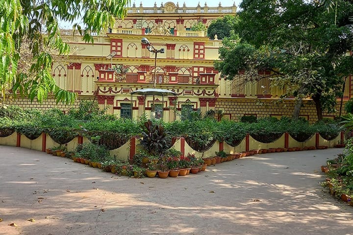 Maharajadhiraj Uday Chand Women's College campus in Burdwan, West Bengal, India — photo 3